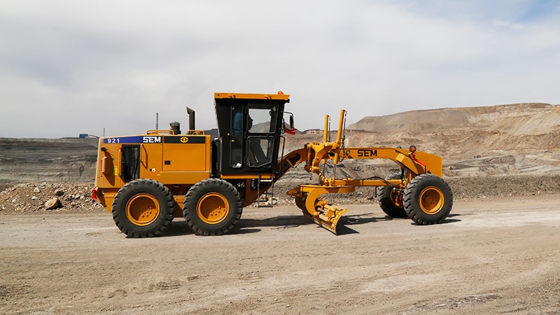 SEM machine working in road construction